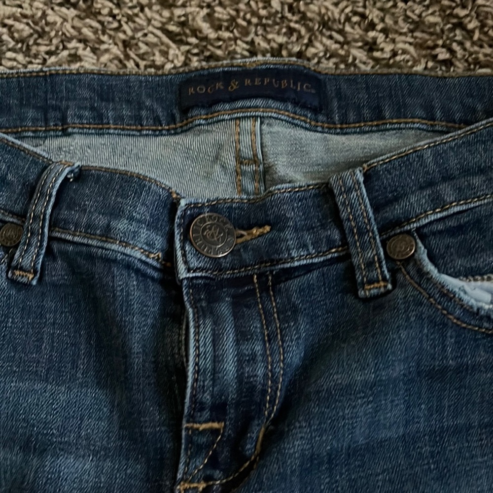 ROCK AND REPUBLIC SIZE 8 BOOTCUT JEANS